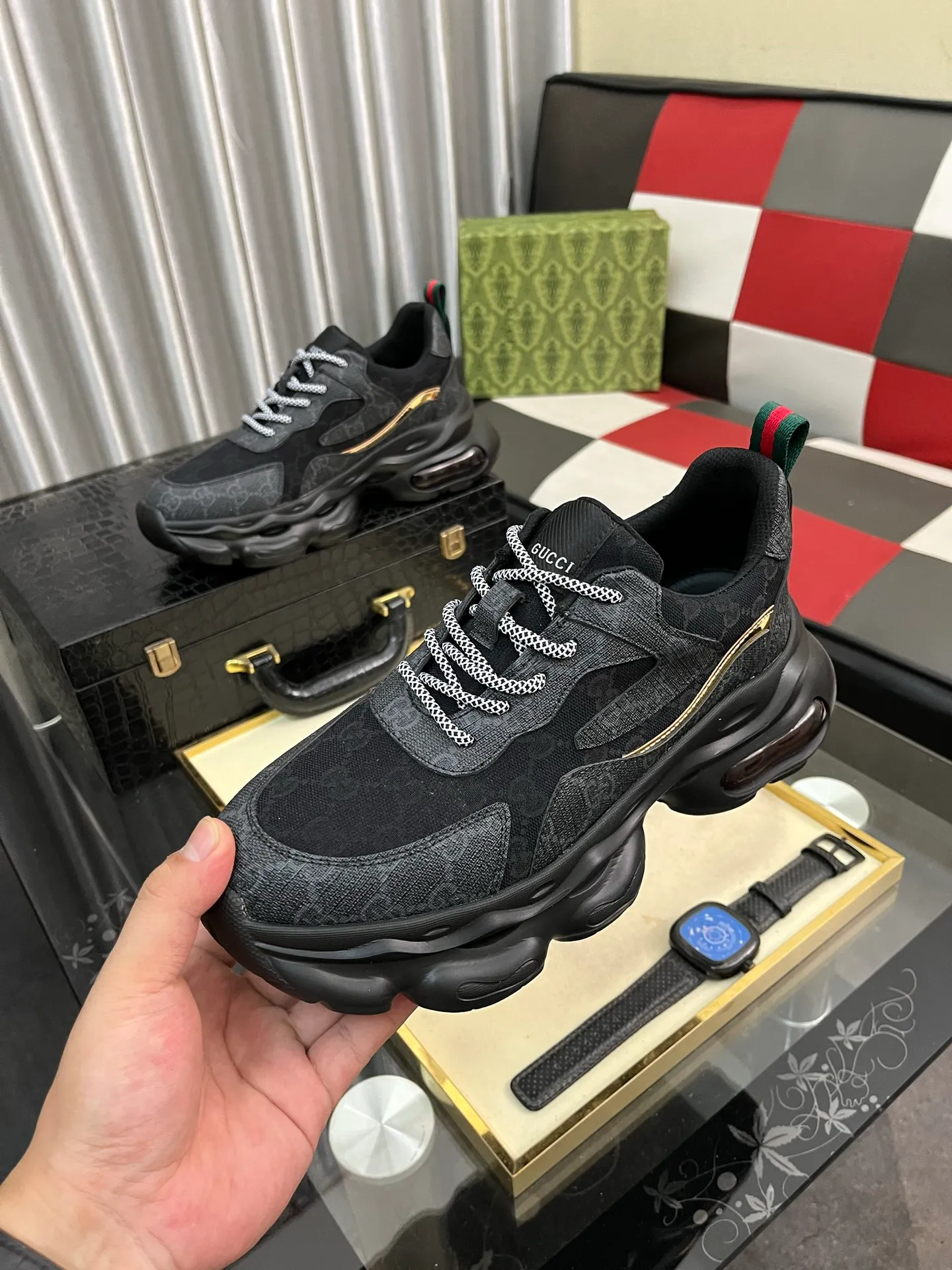 Men's shoes💰438⌚️⌚️[Gucci] Gucci's new men's genuine leather casual shoes, the highest version on the market, any comparison is welcome🆚! The original leather has excellent texture and is super high-end! Fetal sheep net lining imported from Italy, removable pad! Luxurious materials and fine workmanship, highly recommended! Code number: 38-444️⃣Colors available